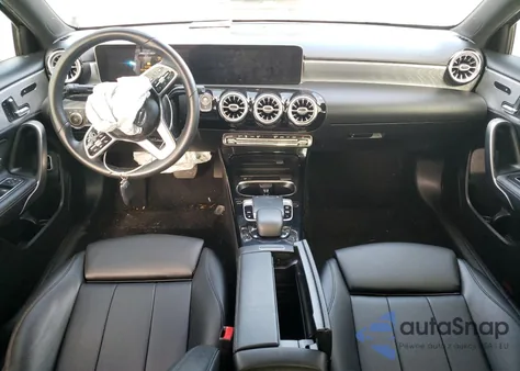 2019 Mercedes-Benz A 220 4Matic z USA, uszkodzony, nr VIN WDD3G4FB8KW014520